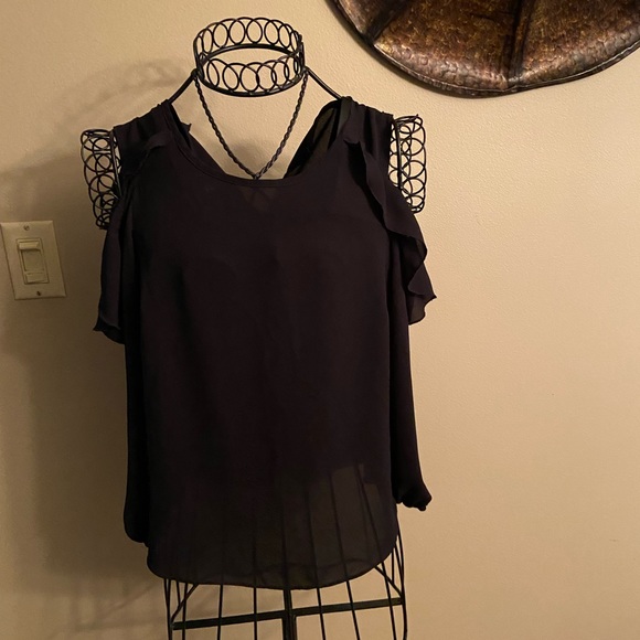 Beautiful black top size S. - Picture 5 of 6